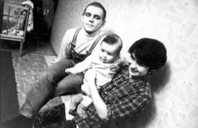 С женой и дочерью (02.96)